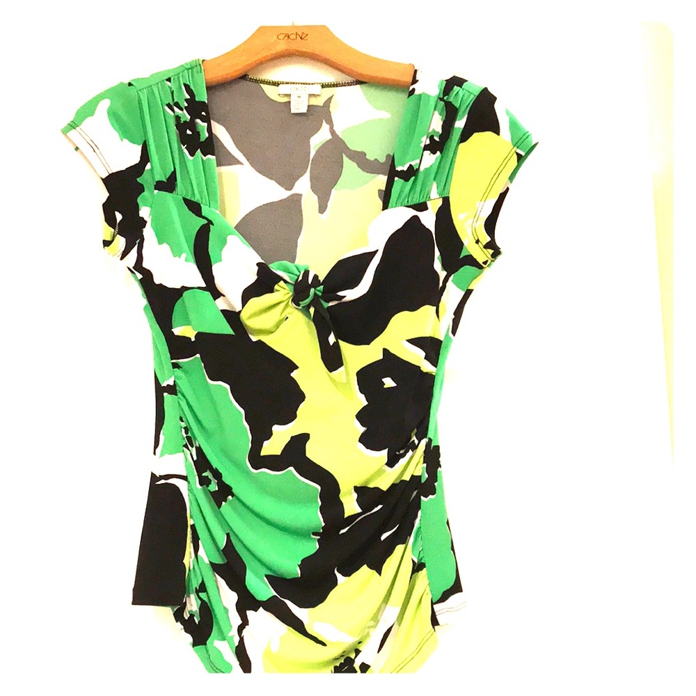 Cache top with tie in the front.